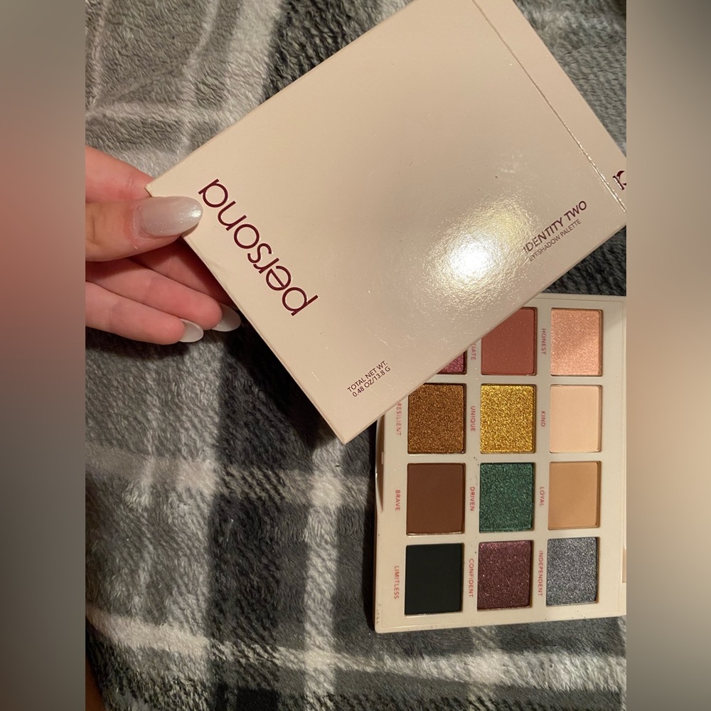 Persona eyeshadow palette